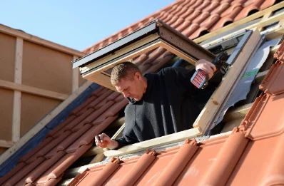 Pose de fenêtres de toit Velux à Val-Couesnon